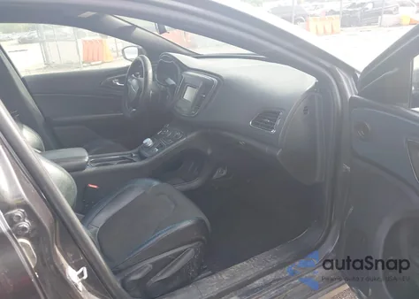 2015 Chrysler 200 S z USA, uszkodzony, nr VIN 1C3CCCDG7FN522721